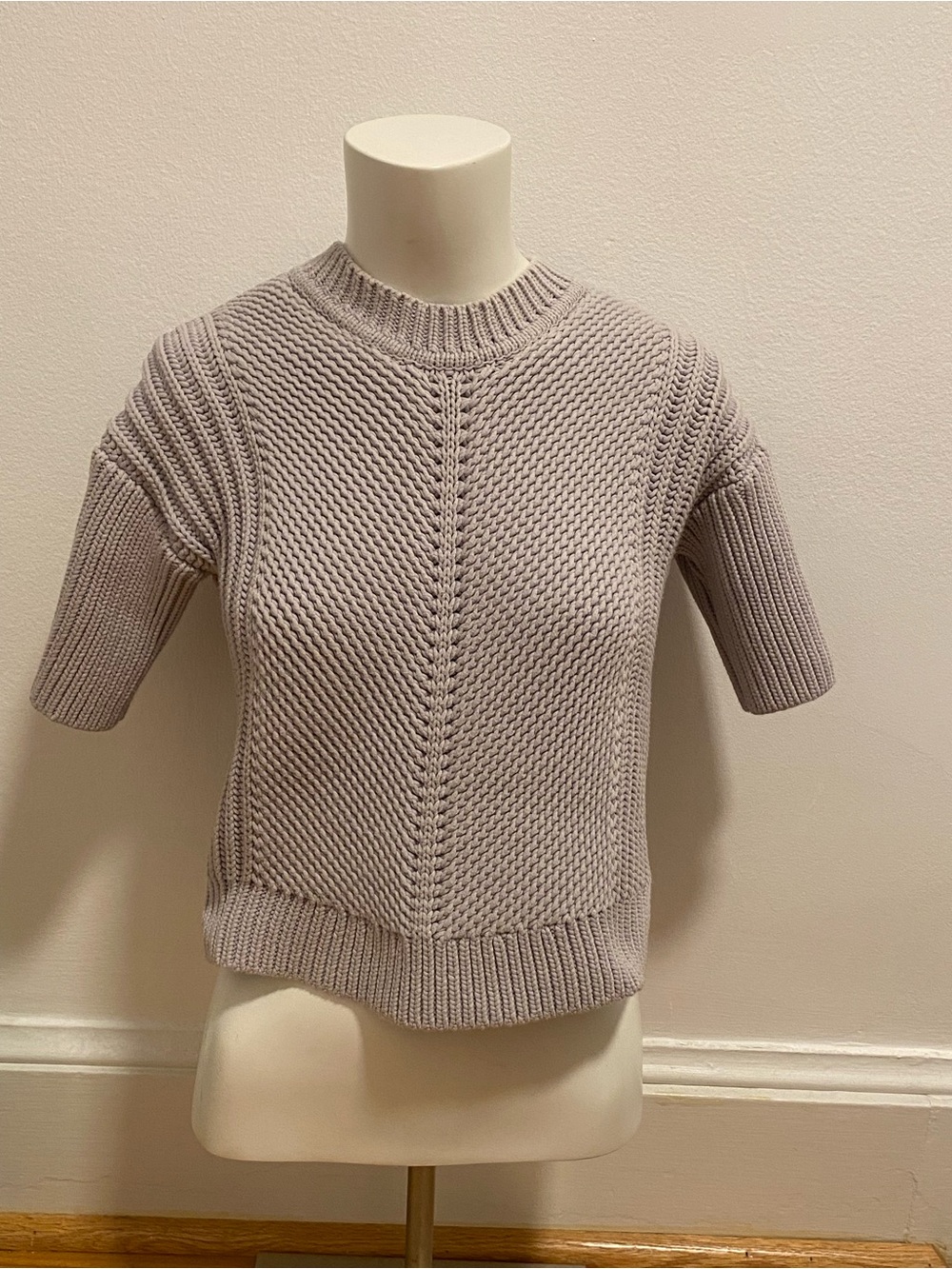 Banana Republic Short Sleeve Crewneck Sweater in Light Gray